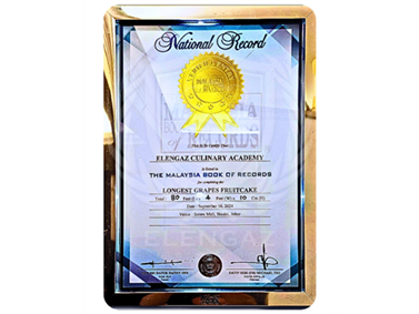 MALAYSIA BOOK OF RECORD HOLDER [ THE LONGEST GRAPES FRUITCAKE]